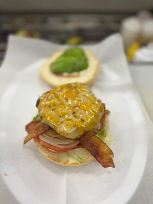 Bacon Burger w/Avocado