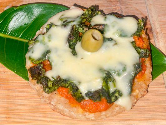 Spinach pizza