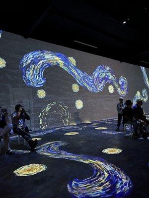 Immersive Van Gogh --Starry Night at Lighthouse Artspace