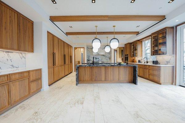 Full view of transitional Kitchen