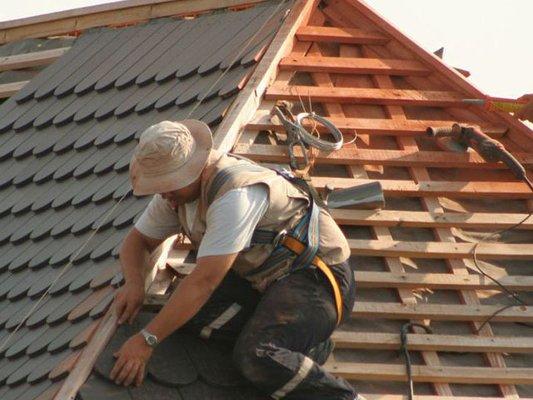 reyes roofing contractor