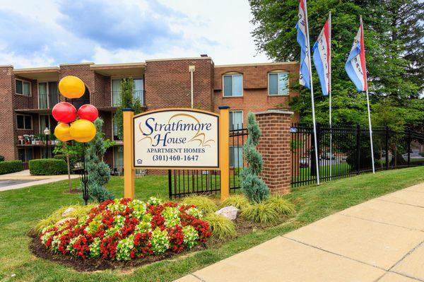 Welcome home to Strathmore House Apartments!