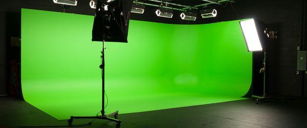 MVMG Studio Green Screen