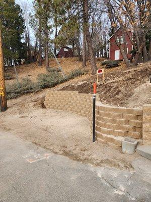 Dry stack retaining walls