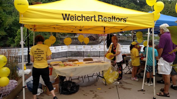 Weichert Realtors Clinton, NJ Office Supports the American Cancer Society