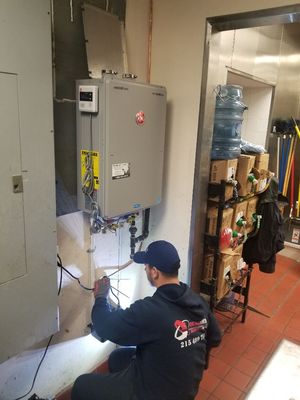 Tankless hot water heater