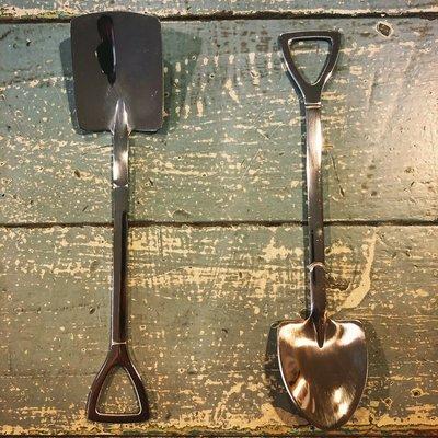 Shovel spoons