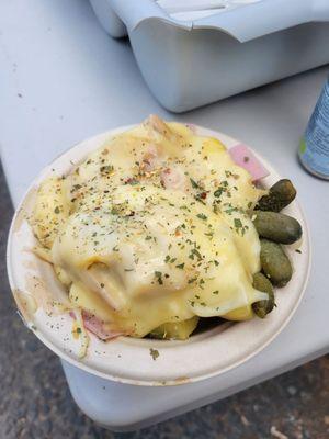 Kartoffel Raclette (cheese, ham, potatoes and pickles)