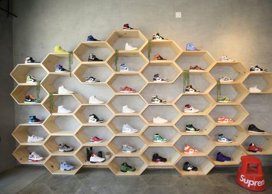 Open Airs specialized Honey Comb Shoe wall