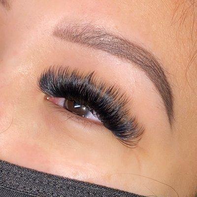 Volume lashes