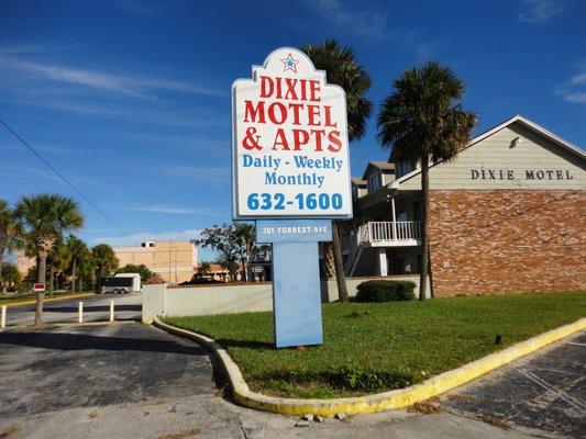 Dixie motel just off US-1 in Cocoa Florida