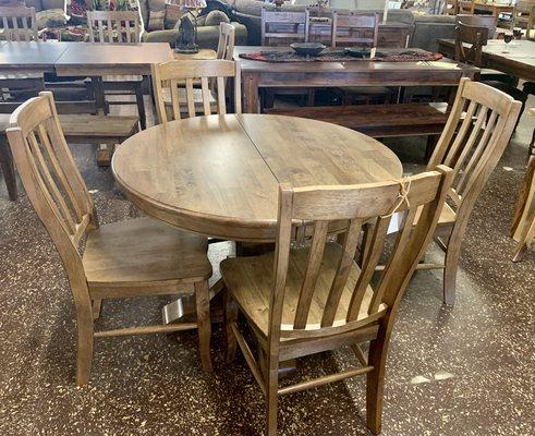 Winners Only dining set