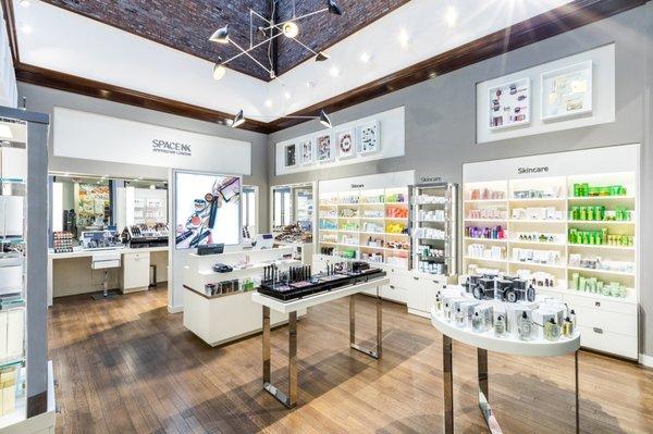 Space NK Apothecary London at Bloomingdale's Chestnut Hill