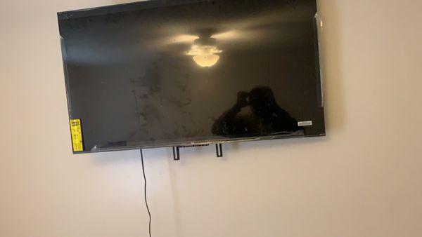 Mounted 55' tv