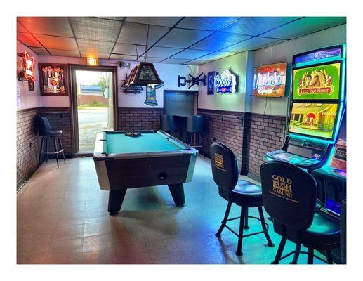 Jimmy's Place.4300 S Amelia Ave,Lyons, IL  SouthSide Blue Collar Dive Bar.Easy Friendly Service & Atmosphere. Pool Jukebox Slots. Cool!