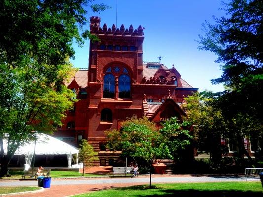 Ross Gallery at the Furness Fine Arts Library