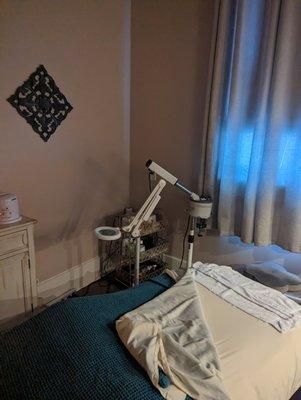 Treatment room for a facial with Lynn - April 2023