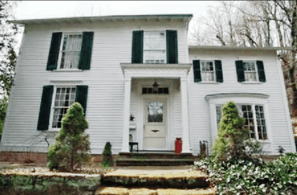 Holly Hill Inn Bed and Breakfast