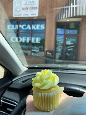 Lemon cupcake mini