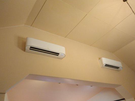 Wall mounted mini split heat pumps