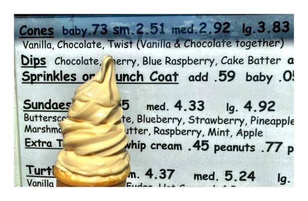 Rich & Creamy .Road 66 Joliet. Old Fashion Ice Cream Cones Sundaes Shakes Flurries Floats . Big Parking. Cool!