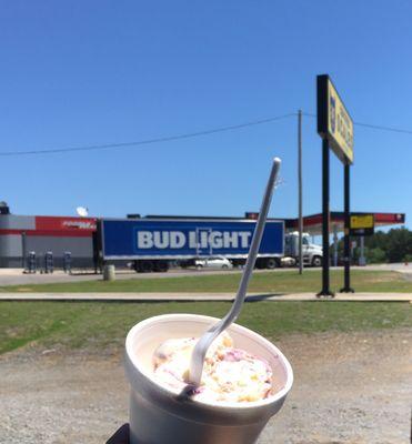 Blueberry pie ice cream in a cup!