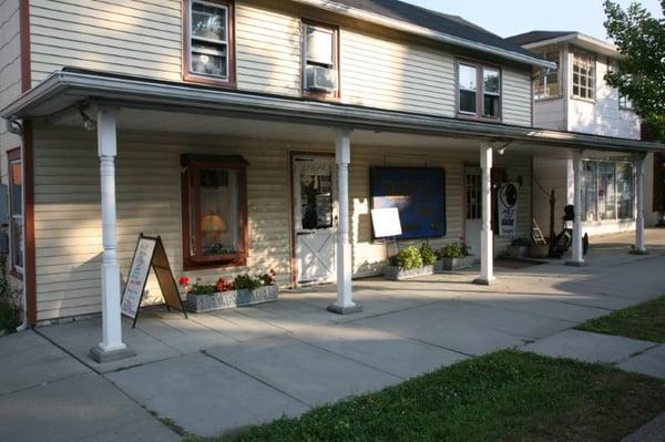 Golden Fish Gallery from the Outside