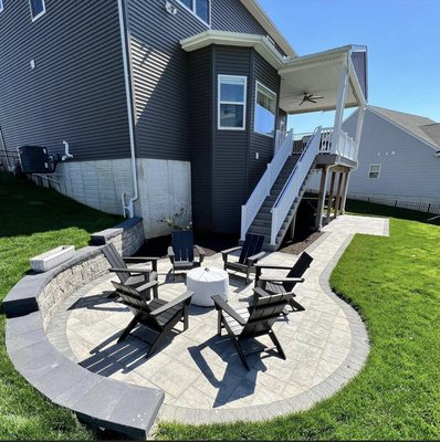 Seating wall and fire pit area