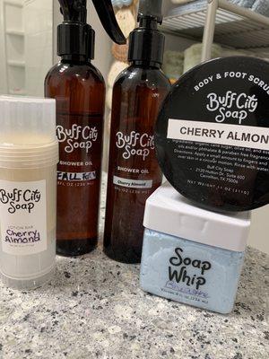 Lotion, shower oil, scrub and whip