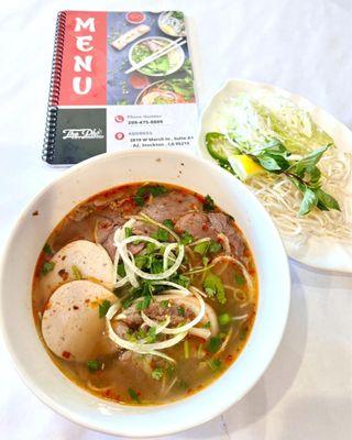 Bún bò huế