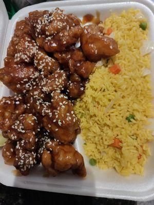 Sesame chicken with fried rice (broccoli under the chicken)