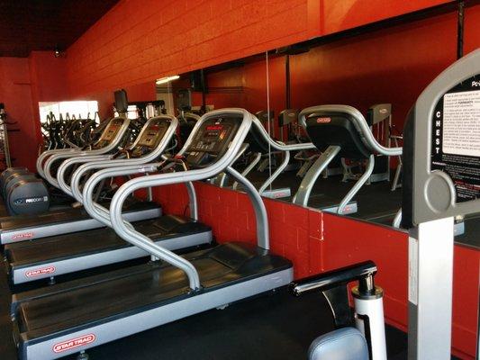 Tired of using old treadmills at other gyms, come here & be first to use these new machines $25/month Join their rewards program for savings