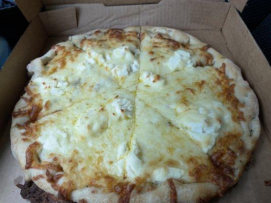 Refeed day calls for cheesy pizza . Had to come to Angie's. Make my own pizza with garlic sauce, extra cheese and ricotta!