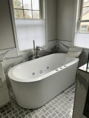 Whirlpool tub heated tile floor