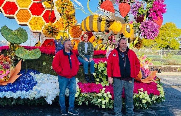 Downey roses float