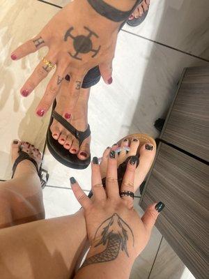 My friend got a gel mani and pedi and I got an organic pedi to match my nails. #freefeet