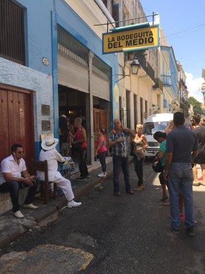 Hemmingway's favorite - Mojito Bar in Havana Vieja