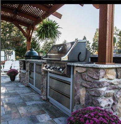 You're curating the landscaping, but who's taking care of the grillscaping? Better go to Grillscapes.com!
 #outdoorkitchen #outdoorgrilling