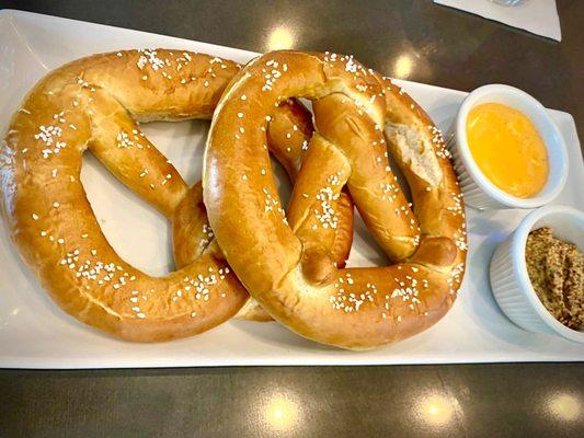 Pretzels with mustard and cheese