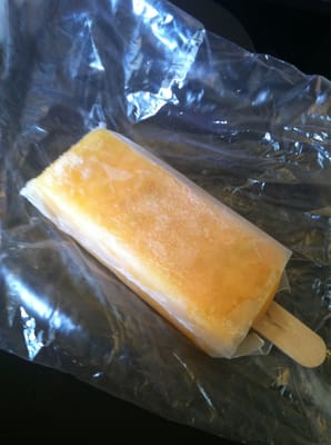 Cantaloupe paleta de agua. Water based Popsicle