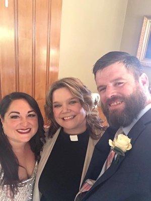 Pastor Kelle Nelson, and Erich and Hallie NAPOLITANO on our wedding day