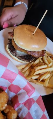 Bacon cheeseburger