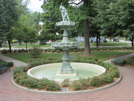 2011 Library Fountain