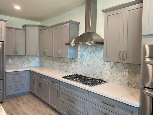 Kitchen in Grey Shaker