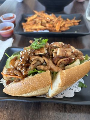 Chicken bahn-mi