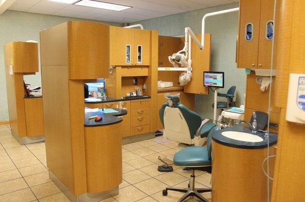 Open Bay Style Operating Rooms