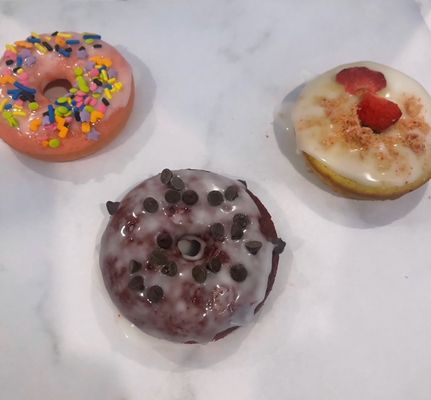 Cake "donuts" strawberry, red velvet & vanilla flavored.