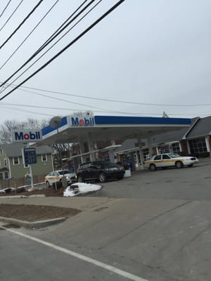 Hyde Park Mobil -- 264 Neponset Valley Parkway, Hyde Park           Station