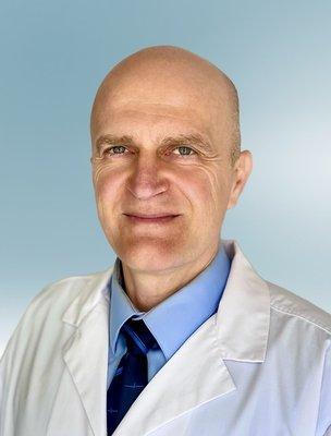 Dr. Zoltan Csuka is a board-certified internal medicine concierge physician practicing in Newport Beach, CA.