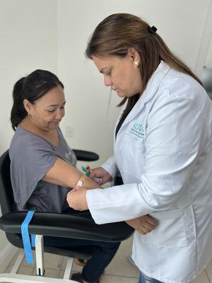 Laboratorios
 Análisis clínicos de muestras extraídas de los pacientes son llevados a cabos en nuestro laboratorio clínico.